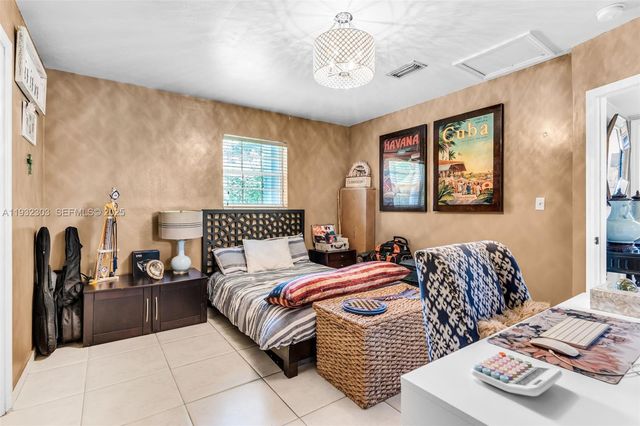 9981 SW 15th Ter, Miami, FL 33174