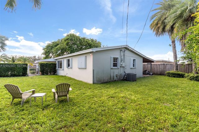 9981 SW 15th Ter, Miami, FL 33174