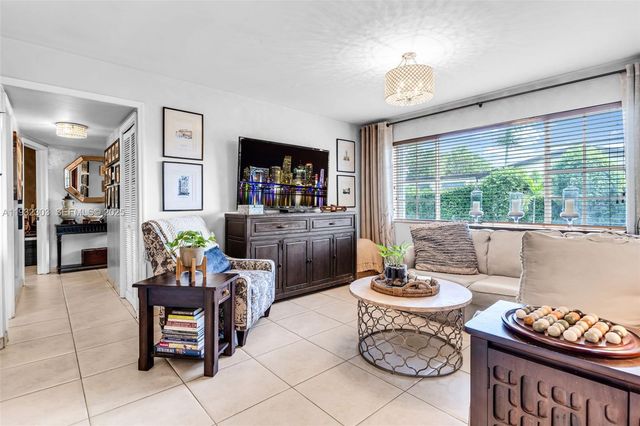 9981 SW 15th Ter, Miami, FL 33174