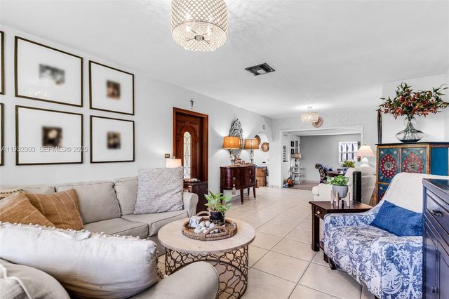 9981 SW 15th Ter, Miami, FL 33174