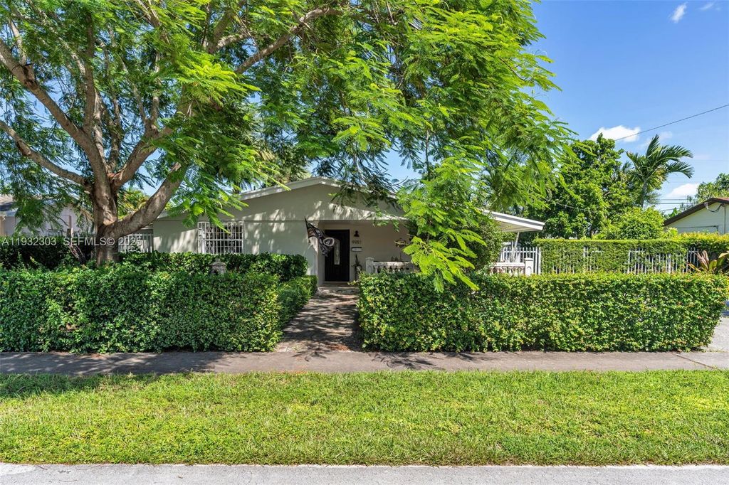 9981 SW 15th Ter, Miami, FL 33174