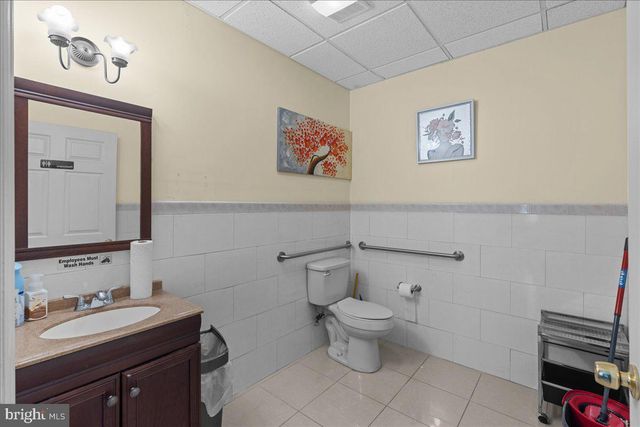 94 E BROWNING RD, Bellmawr, NJ 08031