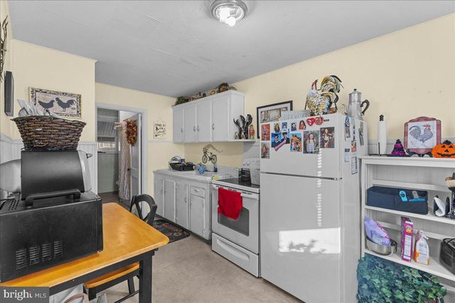 94 E BROWNING RD, Bellmawr, NJ 08031