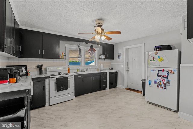 94 E BROWNING RD, Bellmawr, NJ 08031