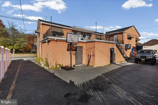 94 E BROWNING RD, Bellmawr, NJ 08031