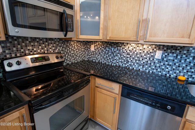 2415 Brownsboro Rd, Louisville, KY 40206