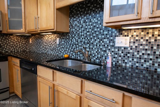 2415 Brownsboro Rd, Louisville, KY 40206