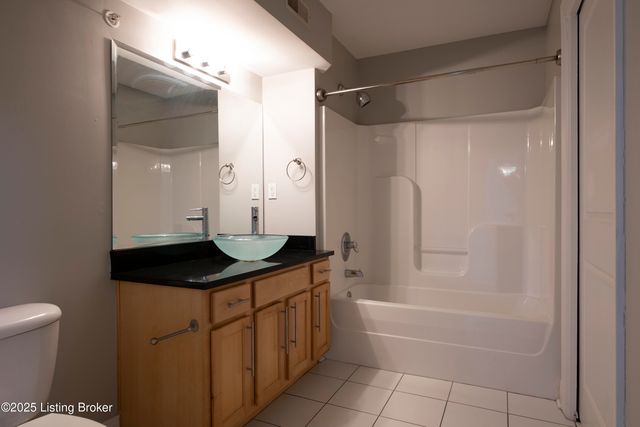 2415 Brownsboro Rd, Louisville, KY 40206