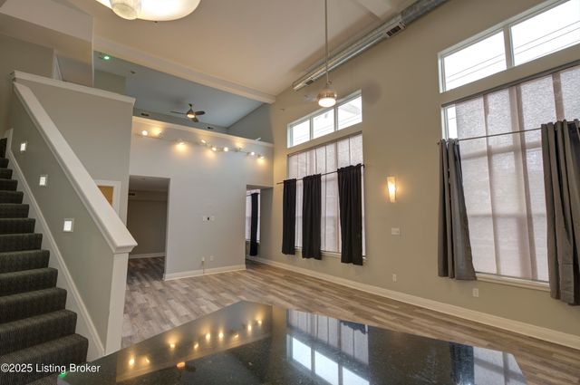 2415 Brownsboro Rd, Louisville, KY 40206