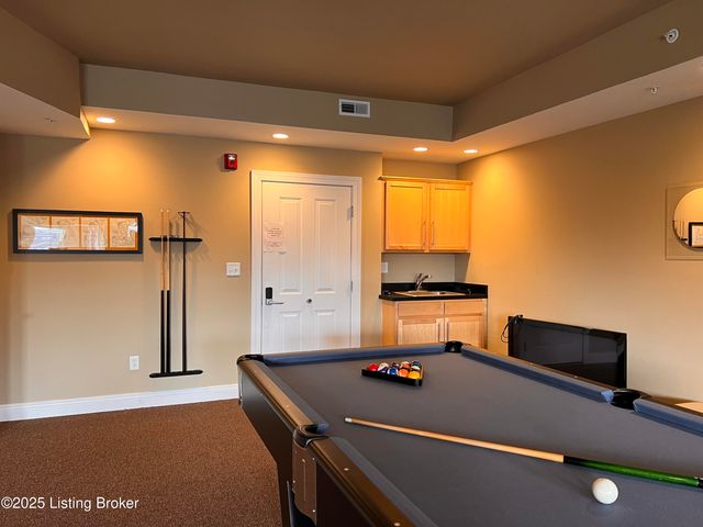 2415 Brownsboro Rd, Louisville, KY 40206