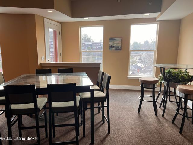 2415 Brownsboro Rd, Louisville, KY 40206