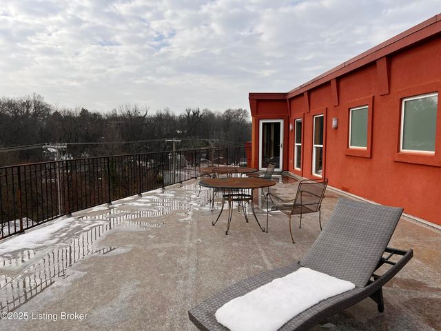 2415 Brownsboro Rd, Louisville, KY 40206