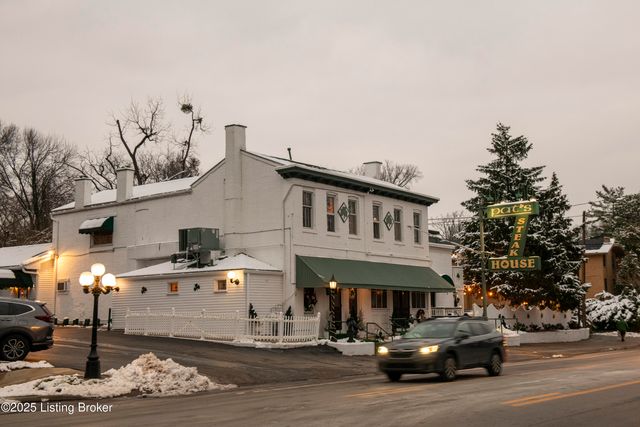 2415 Brownsboro Rd, Louisville, KY 40206