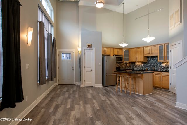 2415 Brownsboro Rd, Louisville, KY 40206