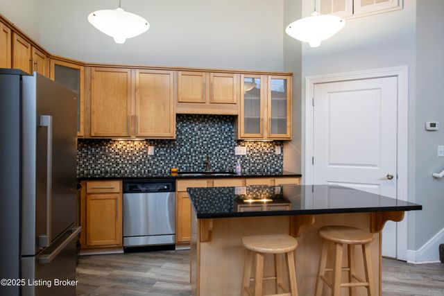 2415 Brownsboro Rd, Louisville, KY 40206