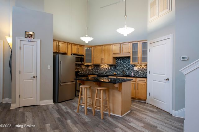 2415 Brownsboro Rd, Louisville, KY 40206