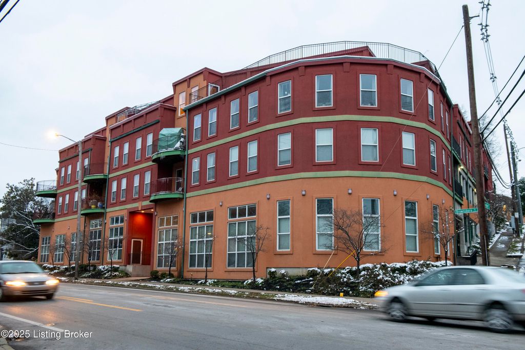 2415 Brownsboro Rd, Louisville, KY 40206