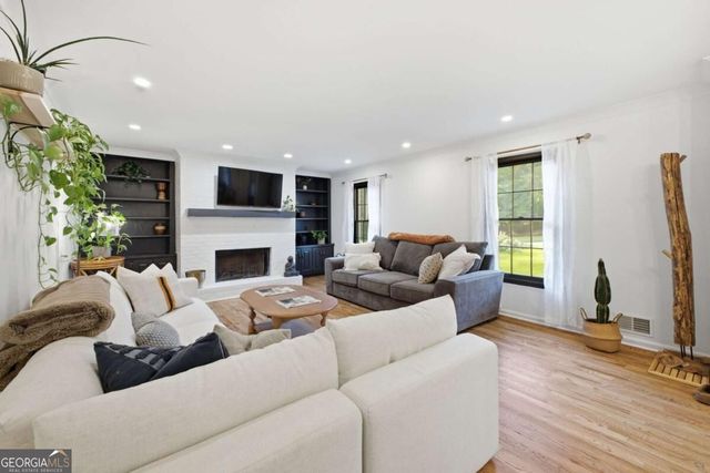 1465 Dallas Circle SW, Marietta, GA 30064