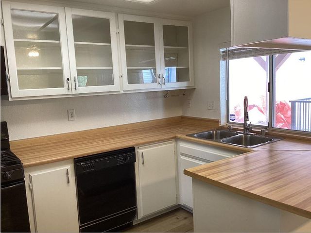 1518 E Ave J 12, Lancaster, CA 93535