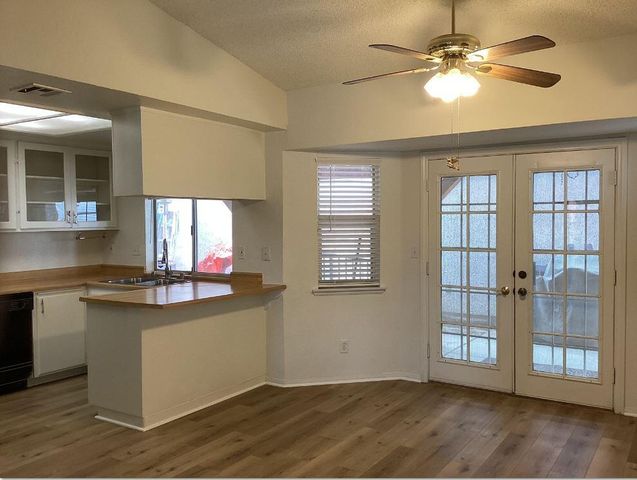 1518 E Ave J 12, Lancaster, CA 93535