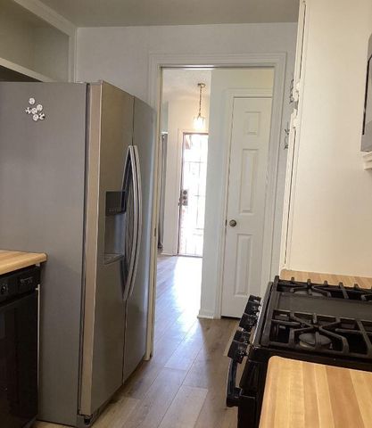 1518 E Ave J 12, Lancaster, CA 93535