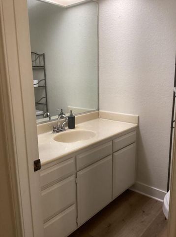 1518 E Ave J 12, Lancaster, CA 93535