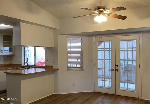 1518 E Ave J 12, Lancaster, CA 93535