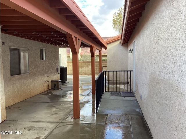 1518 E Ave J 12, Lancaster, CA 93535