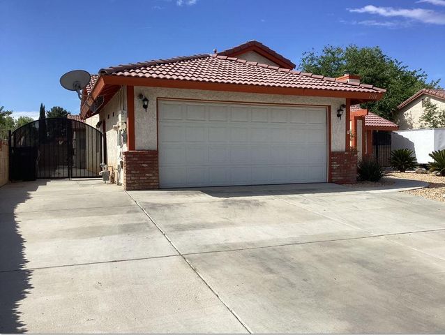 1518 E Ave J 12, Lancaster, CA 93535