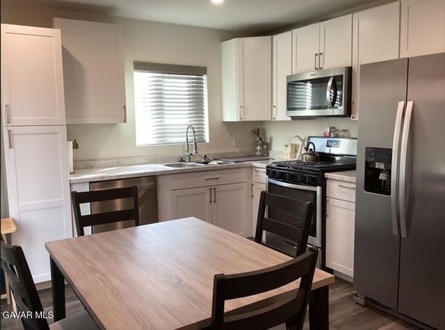 1518 E Ave J 12, Lancaster, CA 93535