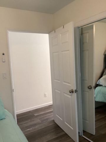 1518 E Ave J 12, Lancaster, CA 93535