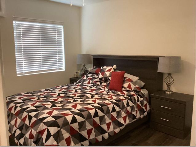 1518 E Ave J 12, Lancaster, CA 93535