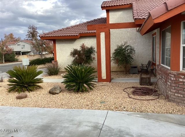 1518 E Ave J 12, Lancaster, CA 93535