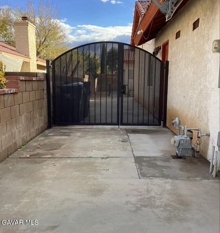 1518 E Ave J 12, Lancaster, CA 93535