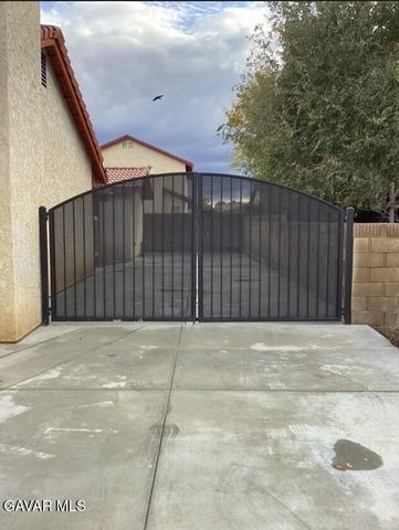 1518 E Ave J 12, Lancaster, CA 93535