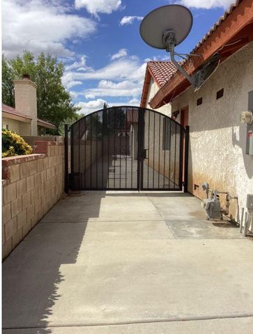 1518 E Ave J 12, Lancaster, CA 93535