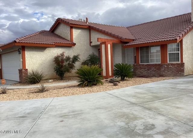 1518 E Ave J 12, Lancaster, CA 93535