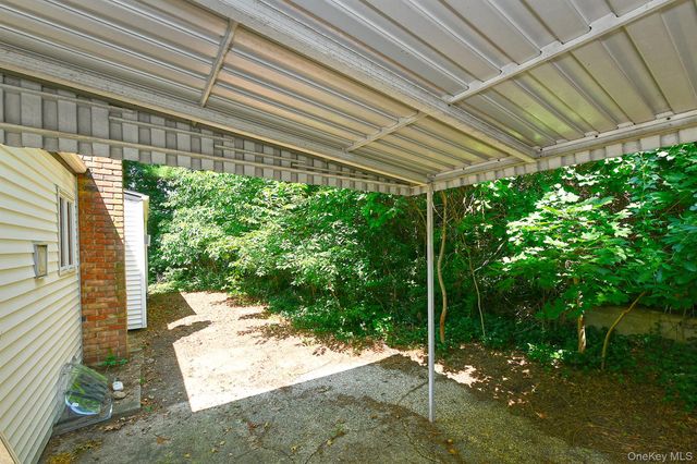 195 Mohawk Street, Ronkonkoma, NY 11779
