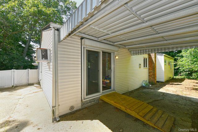 195 Mohawk Street, Ronkonkoma, NY 11779