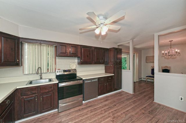 195 Mohawk Street, Ronkonkoma, NY 11779