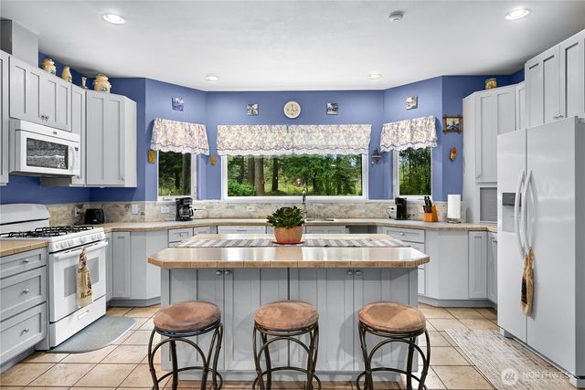 9954 Peace Road, Blaine, WA 98230