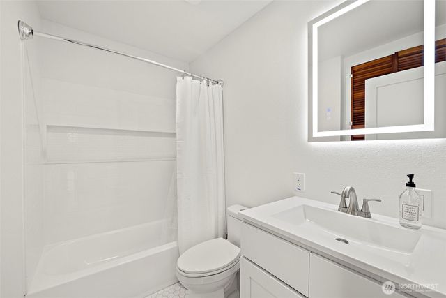 7056 S 128th Street, Seattle, WA 98178