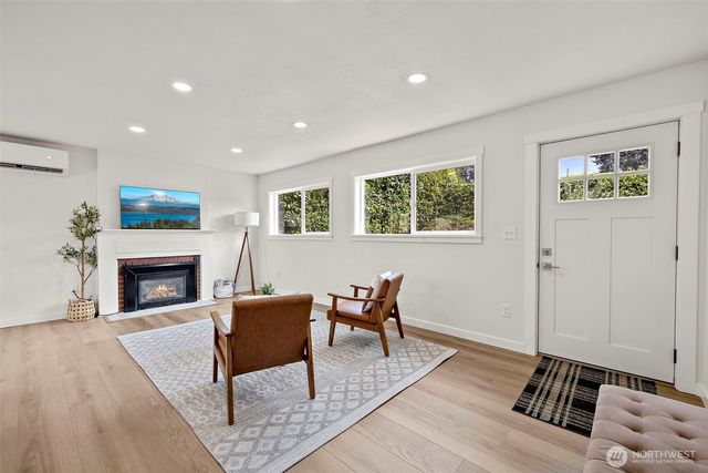 7056 S 128th Street, Seattle, WA 98178