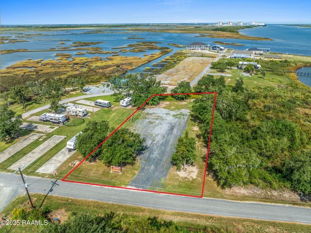 111 Alphonse Road, Hackberry, LA 70645