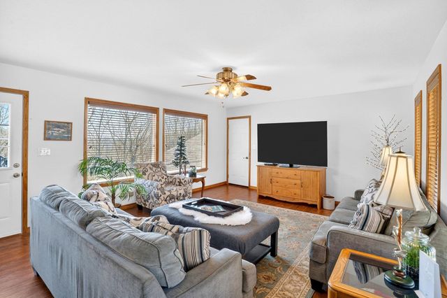 1496 State Highway Y, Galena, MO 65656