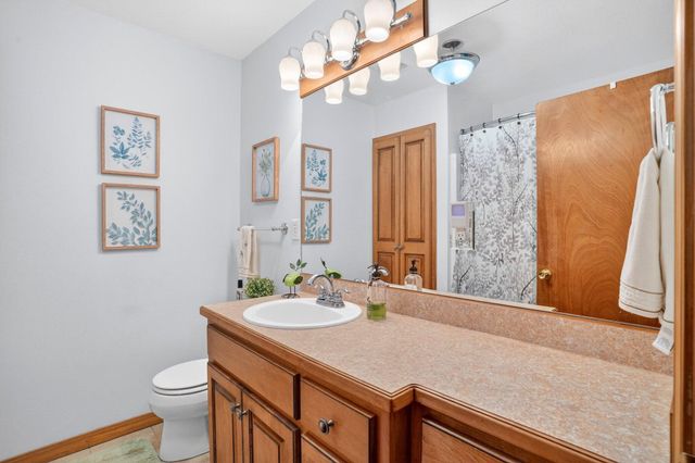 1496 State Highway Y, Galena, MO 65656