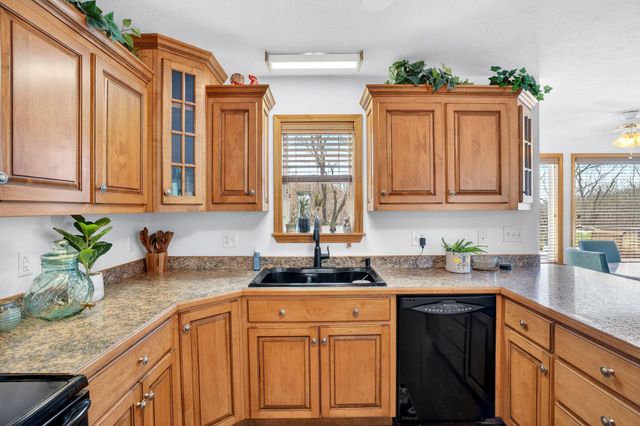 1496 State Highway Y, Galena, MO 65656