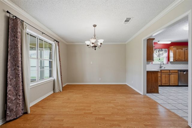 2502 Evelyn Road, Whitesboro, TX 76273