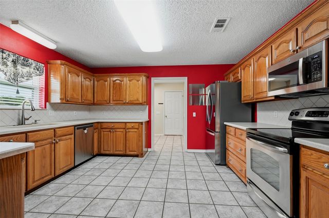 2502 Evelyn Road, Whitesboro, TX 76273