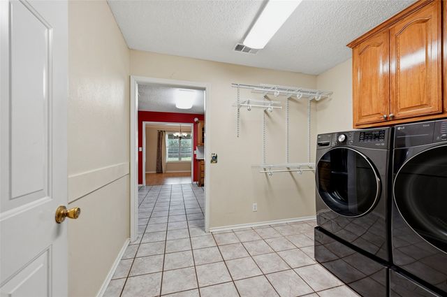 2502 Evelyn Road, Whitesboro, TX 76273